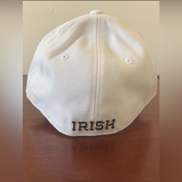 Note Dame “Fighting Irish” ☘️ Adidas size 6 7/8 Hat. Perfect condition. - Picture 2 of 5